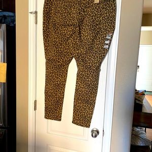 Levi’s 720 High Rise super skinny 22W cheetah NWT